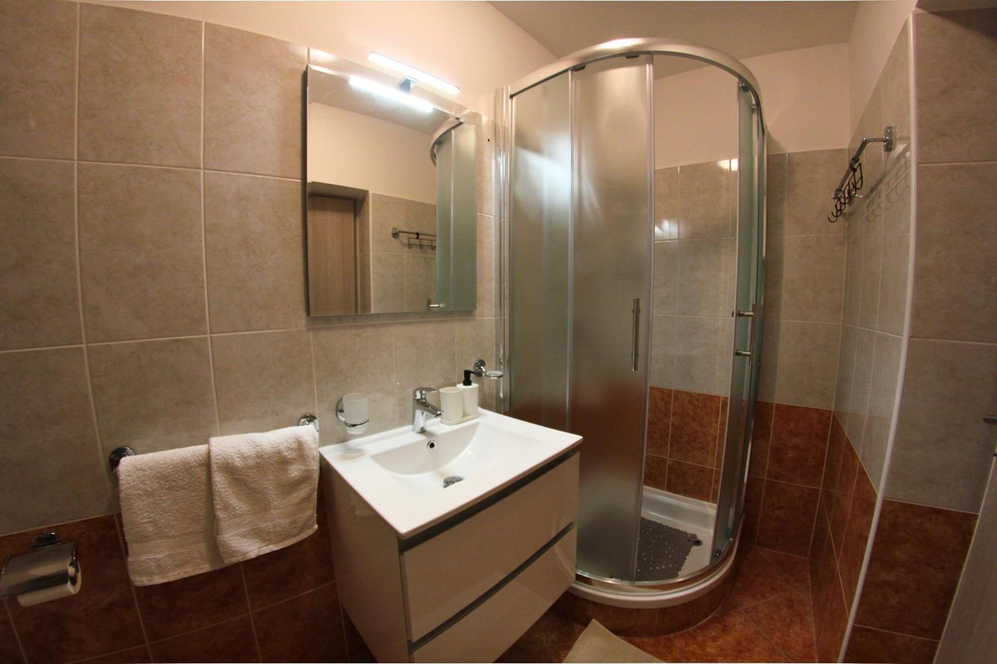 Apartments Goltes Lovrečica Eksteriør bilde