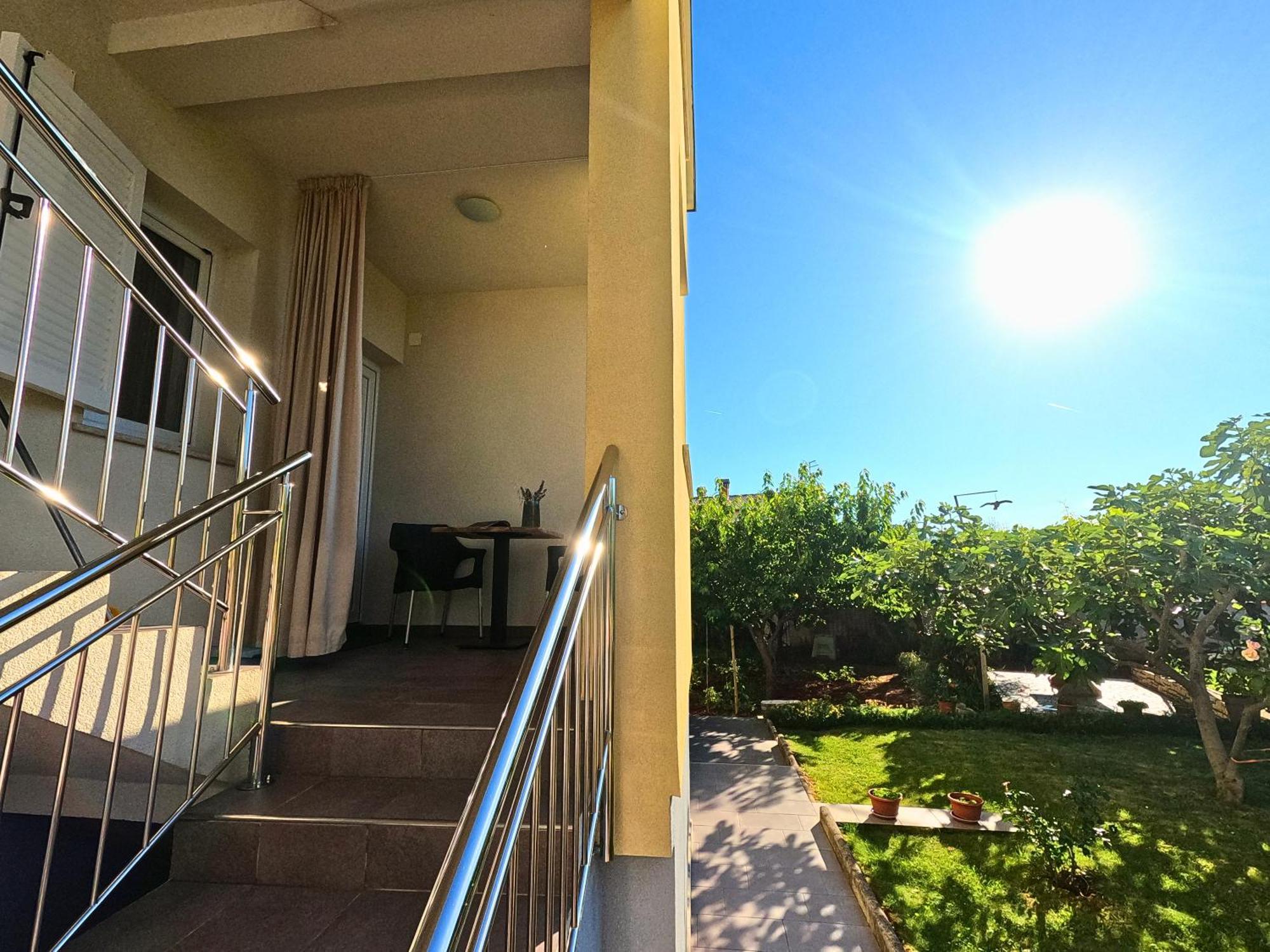Apartments Goltes Lovrečica Eksteriør bilde
