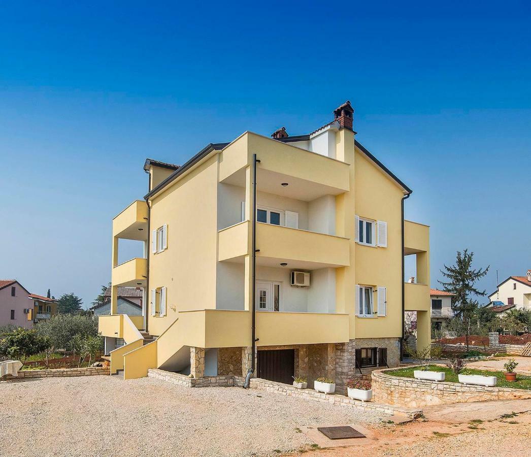 Apartments Goltes Lovrečica Eksteriør bilde